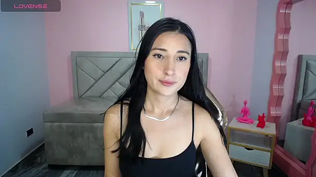 Snapshot of lizzyluk_ch chatting on 11-21-25, 11:20 lizzyluk ch online show from 11-21-25, 11:20