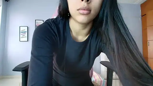 Snapshot of SweetLatiin_ chatting on 02-04-25, 07:11 SweetLatiin online show from 02-04-25, 07:11