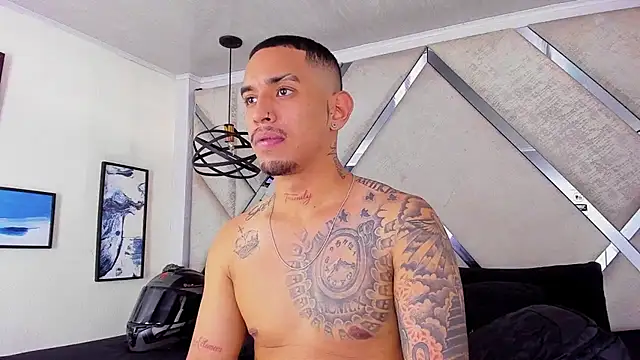 Snapshot of Damian09_ chatting on 11-07-25, 02:39 Damian09 online show from 11-07-25, 02:39