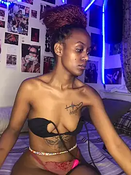 Snapshot of naughtybitches5 chatting on 01-02-25, 03:58 naughtybitches5 online show from 01-02-25, 03:58