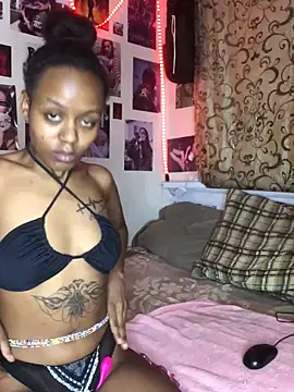 Snapshot of naughtybitches5 chatting on 02-14-25, 02:39 naughtybitches5 online show from 02-14-25, 02:39