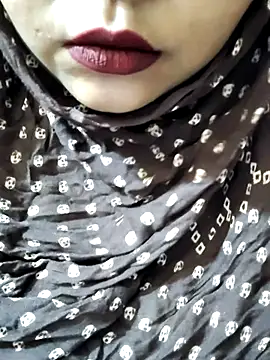 Snapshot of Indian-Nazia chatting on 05-26-26, 10:11 Indian-Nazia online show from 05-26-26, 10:11