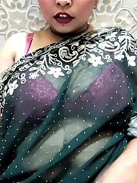 Snapshot of Indian-Nazia chatting on 06-02-26, 10:28 Indian-Nazia online show from 06-02-26, 10:28
