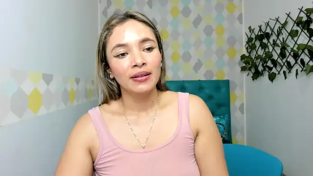Snapshot of ArielleJones chatting on 01-12-25, 05:44 ArielleJones online show from 01-12-25, 05:44