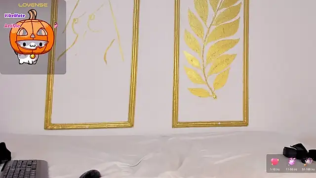 Snapshot of Juliette__3 chatting on 10-24-25, 03:41 Juliette 3 online show from 10-24-25, 03:41