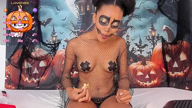 Snapshot of Juliette__3 chatting on 10-29-25, 02:19 Juliette 3 online show from 10-29-25, 02:19