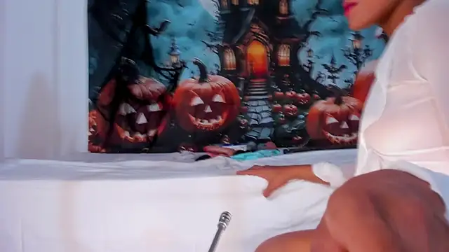 Snapshot of Juliette__3 chatting on 11-01-25, 11:01 Juliette 3 online show from 11-01-25, 11:01