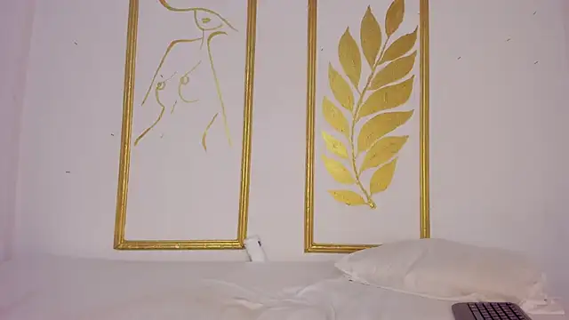 Snapshot of Juliette__3 chatting on 12-05-25, 12:25 Juliette 3 online show from 12-05-25, 12:25