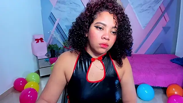 Snapshot of AngelaCoffee chatting on 02-08-25, 12:28 AngelaCoffee online show from 02-08-25, 12:28