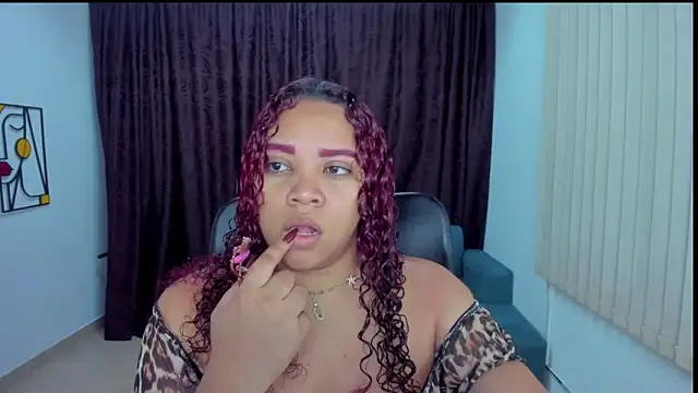 Snapshot of AngelaCoffee chatting on 10-10-25, 10:09 AngelaCoffee online show from 10-10-25, 10:09