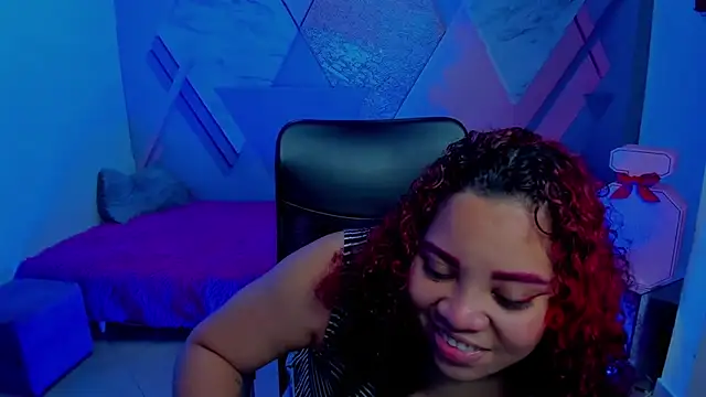 Snapshot of AngelaCoffee chatting on 11-08-25, 12:00 AngelaCoffee online show from 11-08-25, 12:00