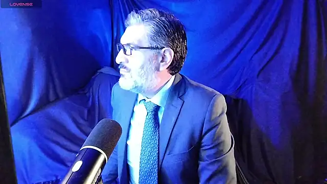 Snapshot of BushBator chatting on 07-16-26, 07:58 BushBator online show from 07-16-26, 07:58