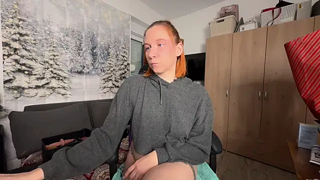 Snapshot of Caliiie-of chatting on 12-05-25, 07:28 Caliiie-of online show from 12-05-25, 07:28