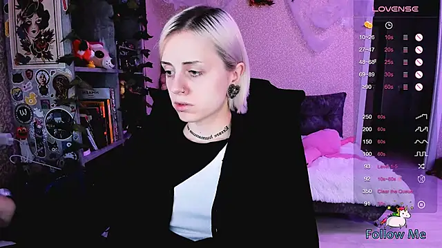 NaniMoore online show from 10-23-25, 08:02