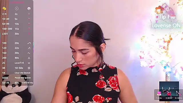 Snapshot of Thayssa_ross chatting on 05-20-26, 02:45 Thayssa ross online show from 05-20-26, 02:45