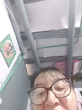 clarita 01 online show from 12-16-25, 01:27