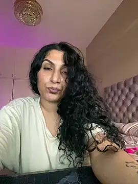 Snapshot of Indianbutter11 chatting on 01-22-25, 03:40 Indianbutter11 online show from 01-22-25, 03:40