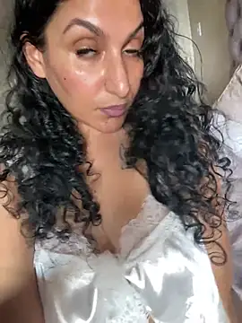 Snapshot of Indianbutter11 chatting on 01-29-25, 03:37 Indianbutter11 online show from 01-29-25, 03:37