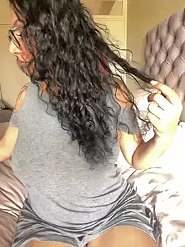 Snapshot of Indianbutter11 chatting on 02-05-25, 11:44 Indianbutter11 online show from 02-05-25, 11:44