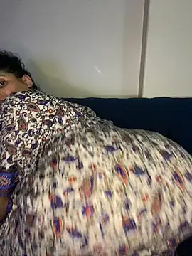 Snapshot of Indianbutter11 chatting on 02-20-25, 08:03 Indianbutter11 online show from 02-20-25, 08:03