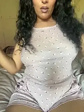 Snapshot of Indianbutter11 chatting on 03-17-25, 10:17 Indianbutter11 online show from 03-17-25, 10:17