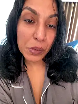 Snapshot of Indianbutter11 chatting on 09-27-25, 06:40 Indianbutter11 online show from 09-27-25, 06:40