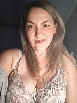 Snapshot of Ant0nina chatting on 12-16-24, 10:34 Ant0nina online show from 12-16-24, 10:34