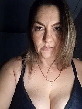 Snapshot of Ant0nina chatting on 12-18-24, 10:02 Ant0nina online show from 12-18-24, 10:02