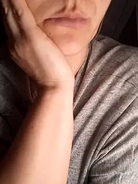 Snapshot of Ant0nina chatting on 02-09-25, 06:37 Ant0nina online show from 02-09-25, 06:37
