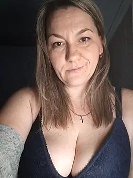 Snapshot of Ant0nina chatting on 02-24-25, 01:35 Ant0nina online show from 02-24-25, 01:35