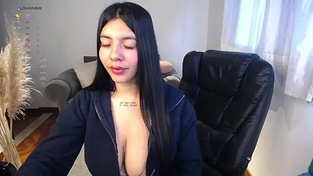 Snapshot of Alin_Aly chatting on 05-14-26, 02:35 Alin Aly online show from 05-14-26, 02:35