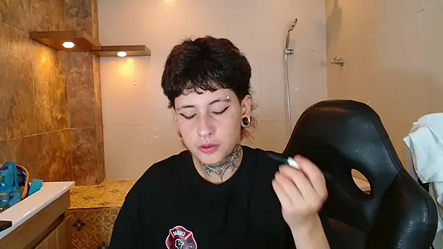 Ethan lennox online show from 11-20-25, 07:57