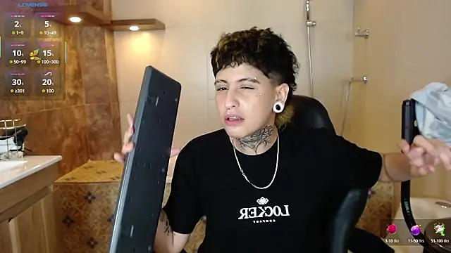 Snapshot of Ethan_lennox chatting on 03-25-26, 09:21 Ethan lennox online show from 03-25-26, 09:21