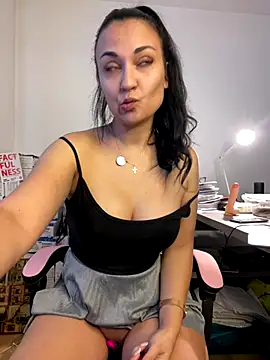 Snapshot of AlexandraRand chatting on 09-16-25, 06:14 AlexandraRand online show from 09-16-25, 06:14