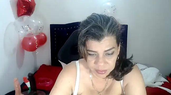 Snapshot of vikyadams chatting on 02-14-25, 11:31 vikyadams online show from 02-14-25, 11:31
