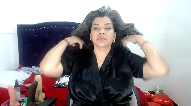 Snapshot of vikyadams chatting on 02-19-25, 10:45 vikyadams online show from 02-19-25, 10:45