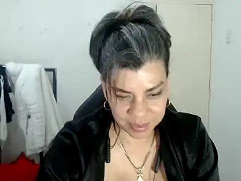 Snapshot of vikyadams chatting on 02-25-25, 01:50 vikyadams online show from 02-25-25, 01:50