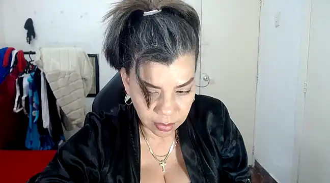 Snapshot of vikyadams chatting on 02-26-25, 08:33 vikyadams online show from 02-26-25, 08:33