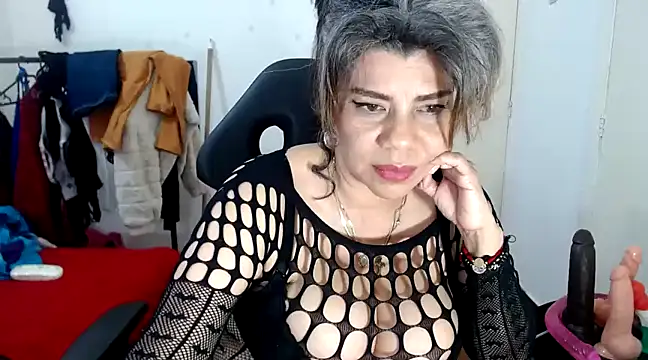 Snapshot of vikyadams chatting on 03-04-25, 02:38 vikyadams online show from 03-04-25, 02:38