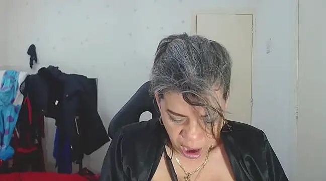 Snapshot of vikyadams chatting on 03-05-25, 10:22 vikyadams online show from 03-05-25, 10:22