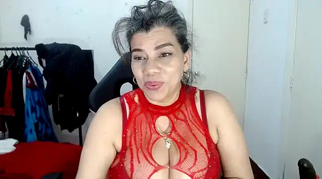Snapshot of vikyadams chatting on 03-06-25, 03:02 vikyadams online show from 03-06-25, 03:02