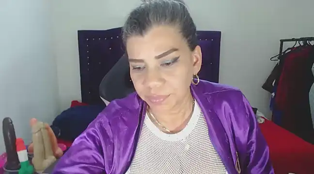 Snapshot of vikyadams chatting on 03-20-25, 07:25 vikyadams online show from 03-20-25, 07:25