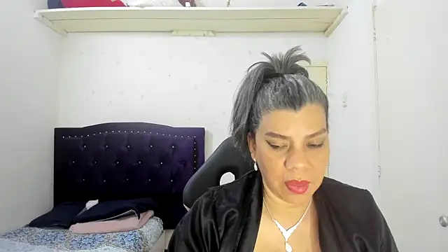 Snapshot of vikyadams chatting on 09-09-25, 04:01 vikyadams online show from 09-09-25, 04:01