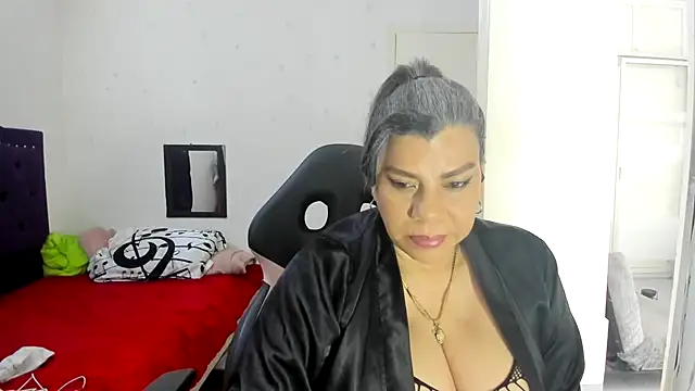 Snapshot of vikyadams chatting on 09-22-25, 02:30 vikyadams online show from 09-22-25, 02:30