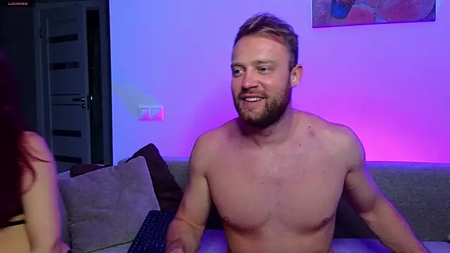 Snapshot of MaxMia chatting on 12-06-24, 07:54 MaxMia online show from 12-06-24, 07:54