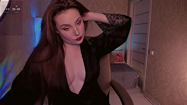 Snapshot of Eesmaaarrr chatting on 11-17-25, 11:43 Eesmaaarrr online show from 11-17-25, 11:43