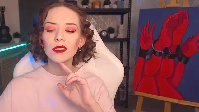 FascinatingEyess online show from 10-31-25, 06:09