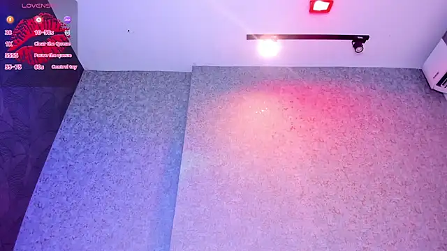 Snapshot of VanessaKalo chatting on 10-04-25, 01:47 VanessaKalo online show from 10-04-25, 01:47