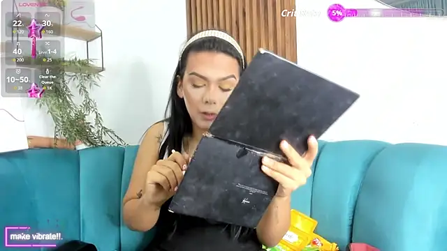 yossi peach cute online show from 12-22-25, 03:20