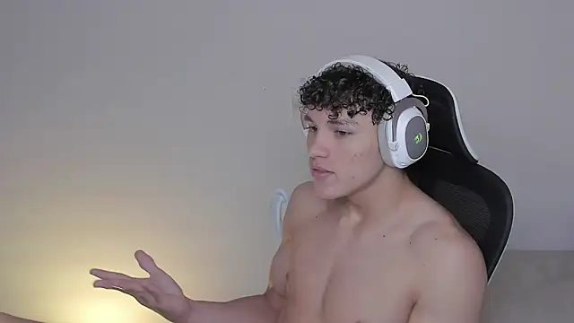 laurent nova online show from 10-19-25, 02:50